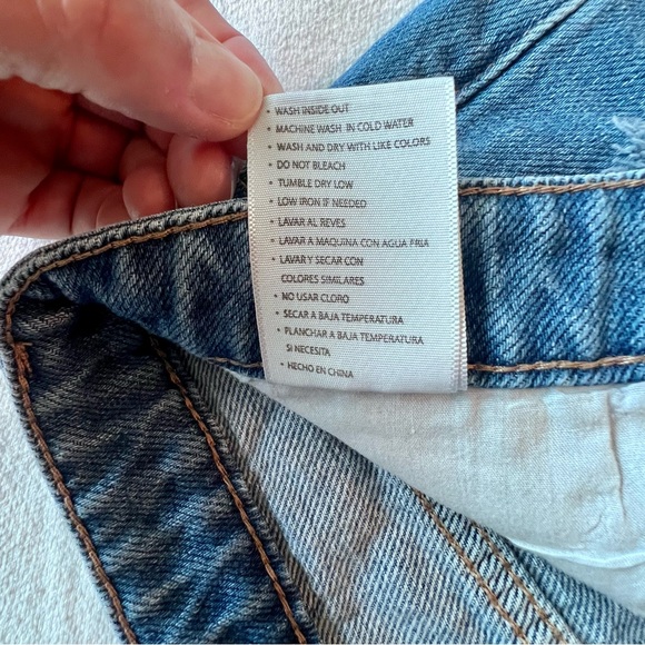 Kancan Porsha High Rise Button Fly Distressed Denim Shorts Medium Blue Sz 9/28 - Picture 7 of 9